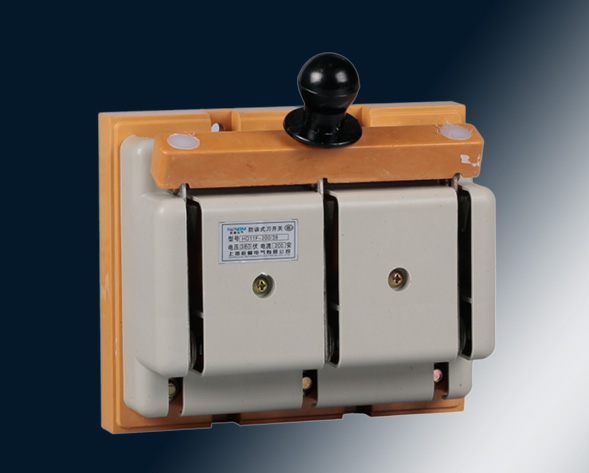 HD系列單投刀開(kāi)關(guān)、HS系列雙投刀開(kāi)關(guān)適用于交流50Hz、額定電壓400V、直流220V，額定電流至1500A的成套配電裝置中，用作手動(dòng)不頻繁接通與分?jǐn)嘟恢绷麟姟?>
											HD、HS開(kāi)啟式刀開(kāi)關(guān)</a>
										</div>
										 
										<div   id=